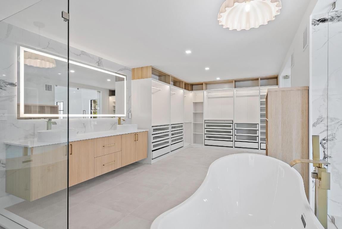 Tequesta, Florida, 33469, United States, 4 Bedrooms Bedrooms, ,5 BathroomsBathrooms,Residential,Active,2007914