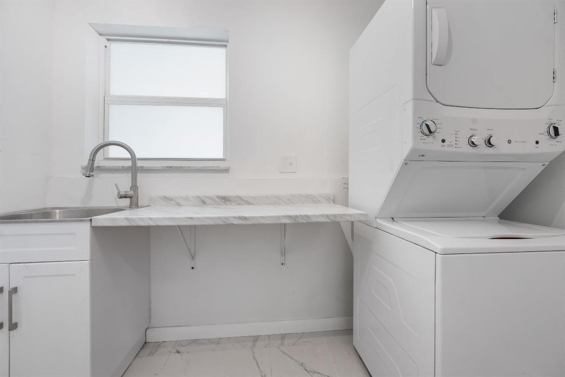 Stuart, Florida, 34994, United States, 2 Bedrooms Bedrooms, ,2 BathroomsBathrooms,Residential,Active,2008289