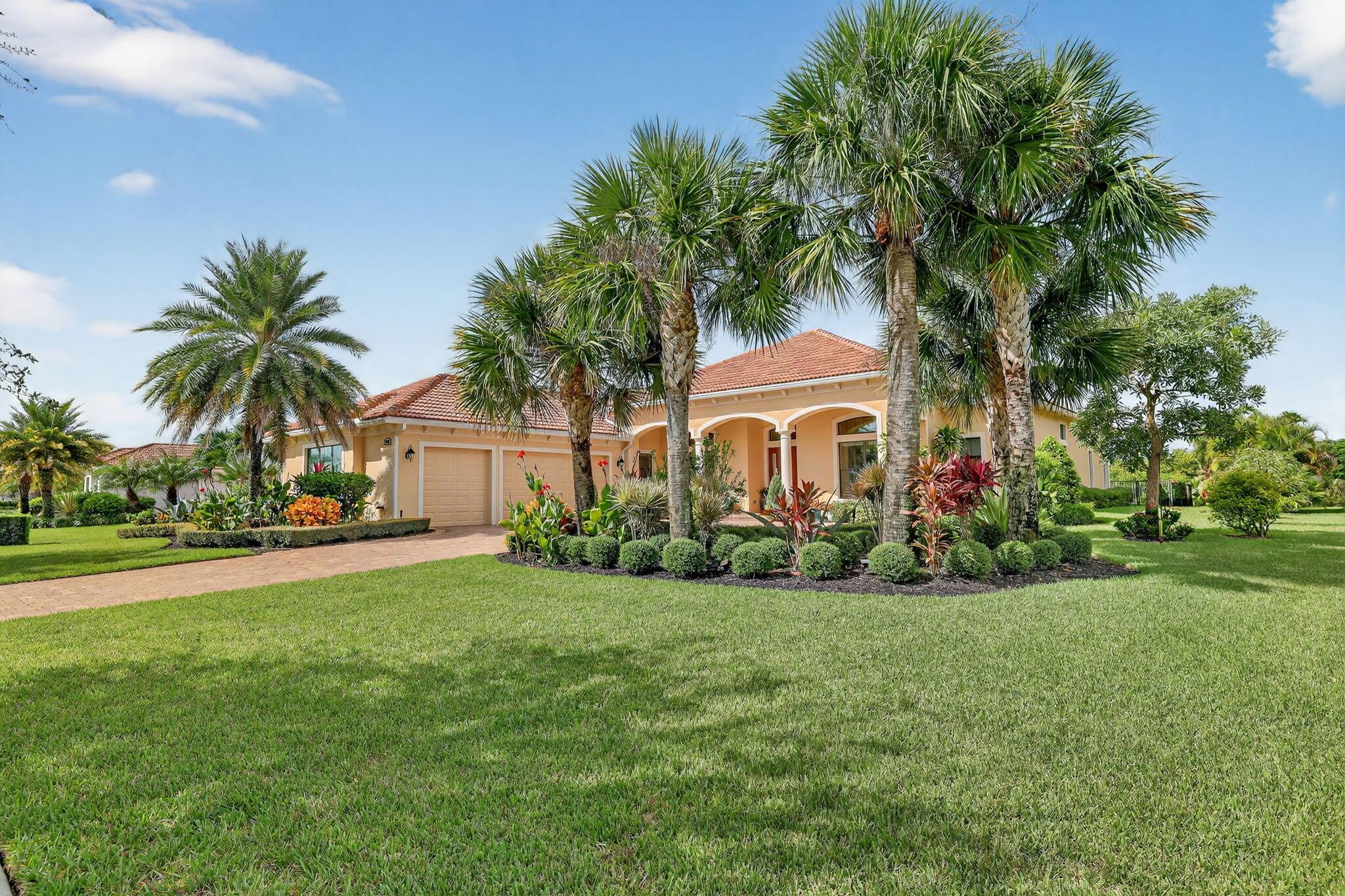 Palm City, Florida, 34990, United States, 4 Bedrooms Bedrooms, ,5 BathroomsBathrooms,Residential,Active,1952625