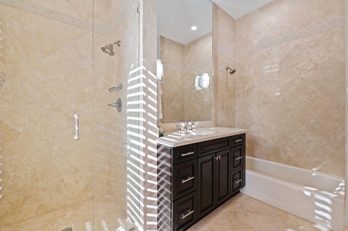 Fort Lauderdale, Florida, 33308, United States, 5 Bedrooms Bedrooms, ,8 BathroomsBathrooms,Residential,Active,2007915