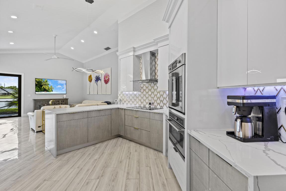 Boca Raton, Florida, 33498, United States, 3 Bedrooms Bedrooms, ,4 BathroomsBathrooms,Residential,Contingent,2007944