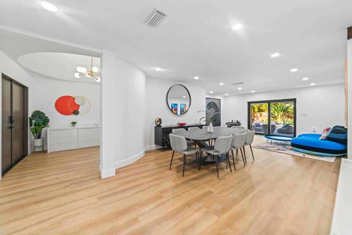 Miami, Florida, 33180, United States, 5 Bedrooms Bedrooms, ,4 BathroomsBathrooms,Residential,Active,2011434