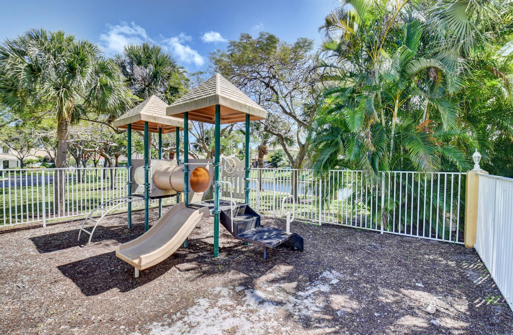 Delray Beach, Florida, 33444, United States, 3 Bedrooms Bedrooms, ,2 BathroomsBathrooms,Residential,Active,1973332