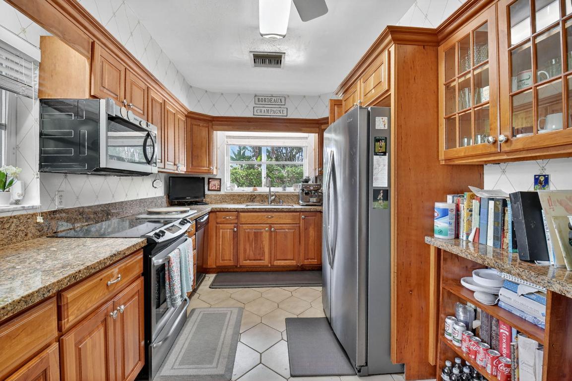 Delray Beach, Florida, 33444, United States, 4 Bedrooms Bedrooms, ,3 BathroomsBathrooms,Residential,Active,2008277