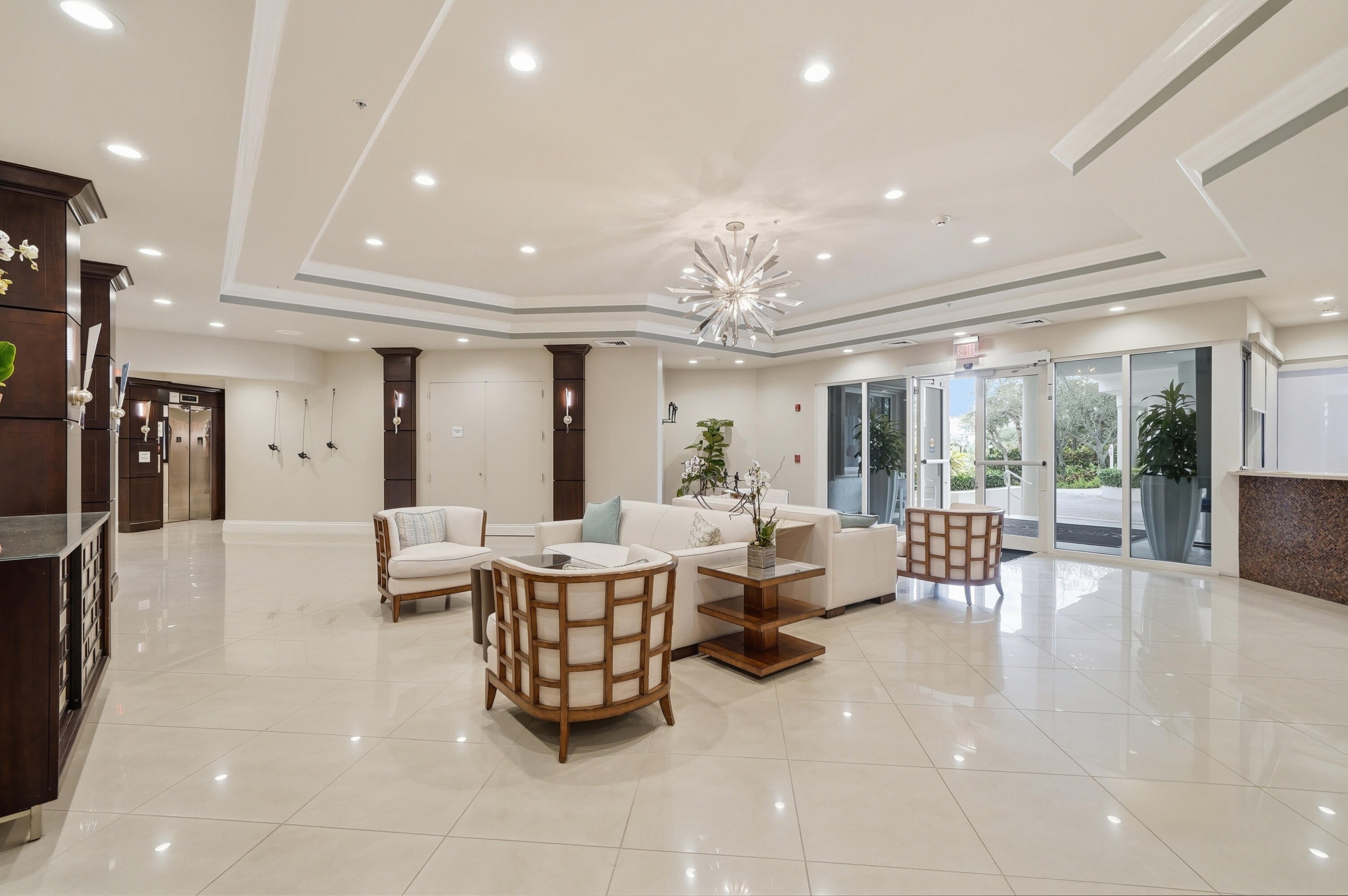 Hollywood, Florida, 33019, United States, 2 Bedrooms Bedrooms, ,3 BathroomsBathrooms,Residential,Active,2028550