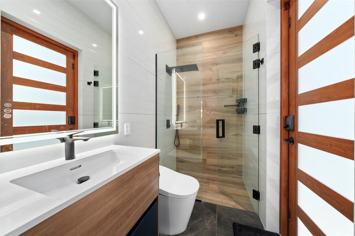 Lighthouse Point, Florida, 33064, United States, 5 Bedrooms Bedrooms, ,6 BathroomsBathrooms,Residential,Active,2006878