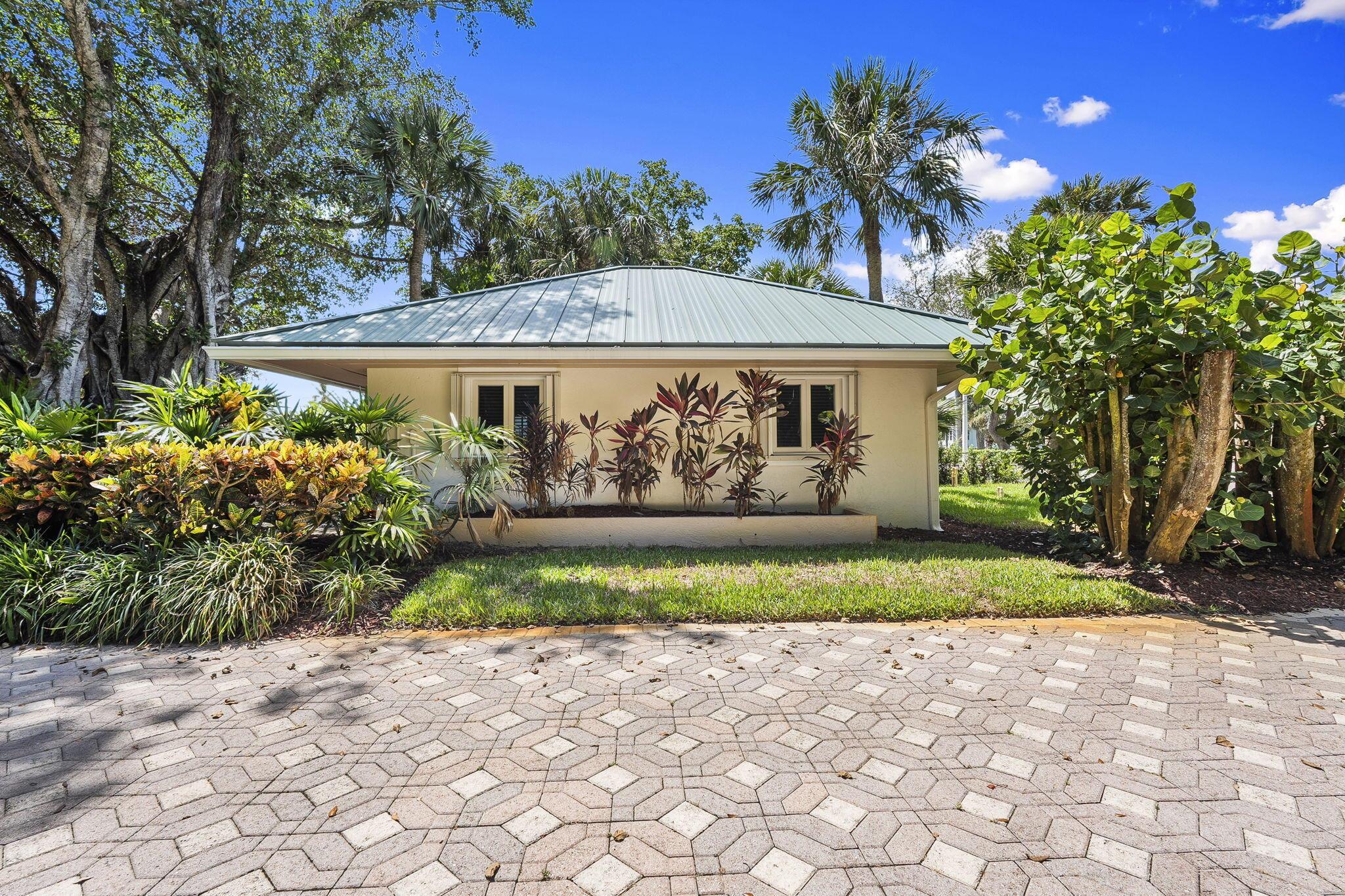 Sewalls Point, Florida, 34996, United States, 3 Bedrooms Bedrooms, ,4 BathroomsBathrooms,Residential,Active,1919064