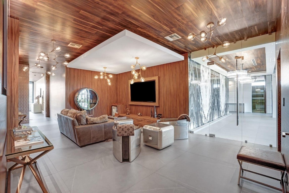 Fort Lauderdale, Florida, 33304, United States, 6 Bedrooms Bedrooms, ,9 BathroomsBathrooms,Residential,Active,2007970