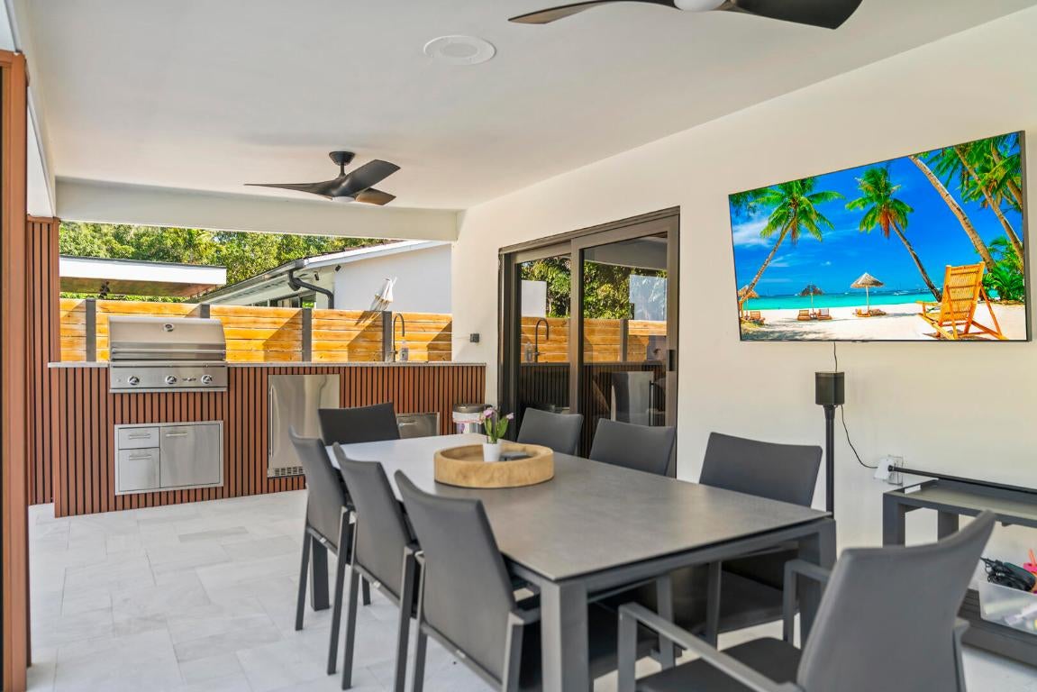 Miami, Florida, 33180, United States, 5 Bedrooms Bedrooms, ,4 BathroomsBathrooms,Residential,Active,2011434