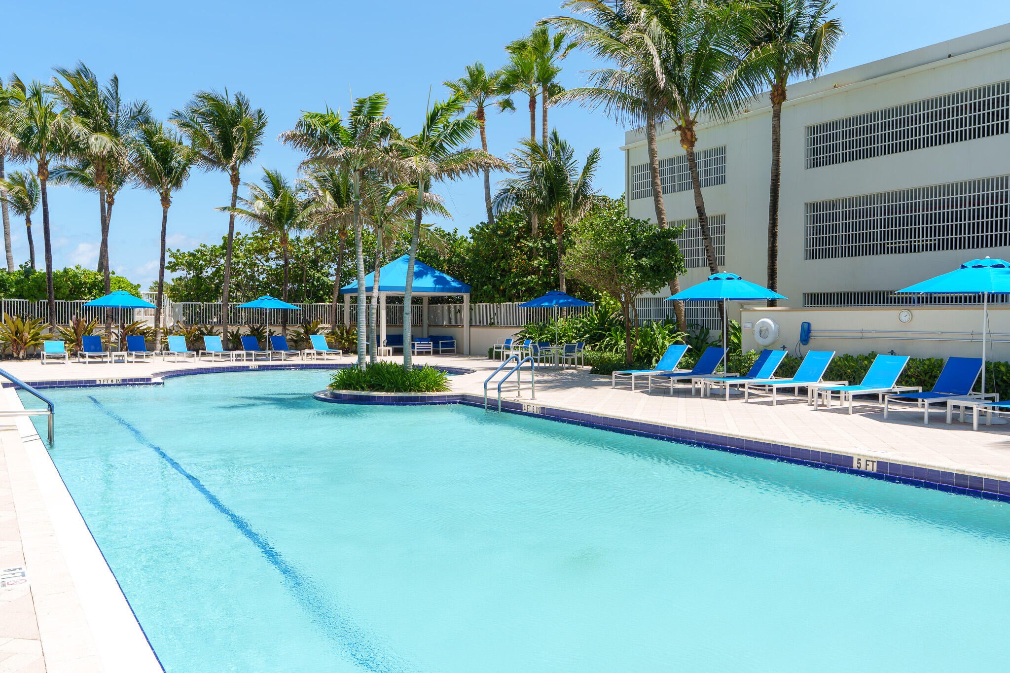 Hollywood, Florida, 33019, United States, 2 Bedrooms Bedrooms, ,3 BathroomsBathrooms,Residential,Active,2028550