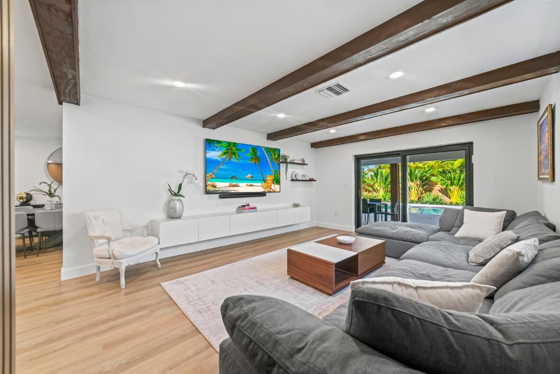 Miami, Florida, 33180, United States, 5 Bedrooms Bedrooms, ,4 BathroomsBathrooms,Residential,Active,2011434