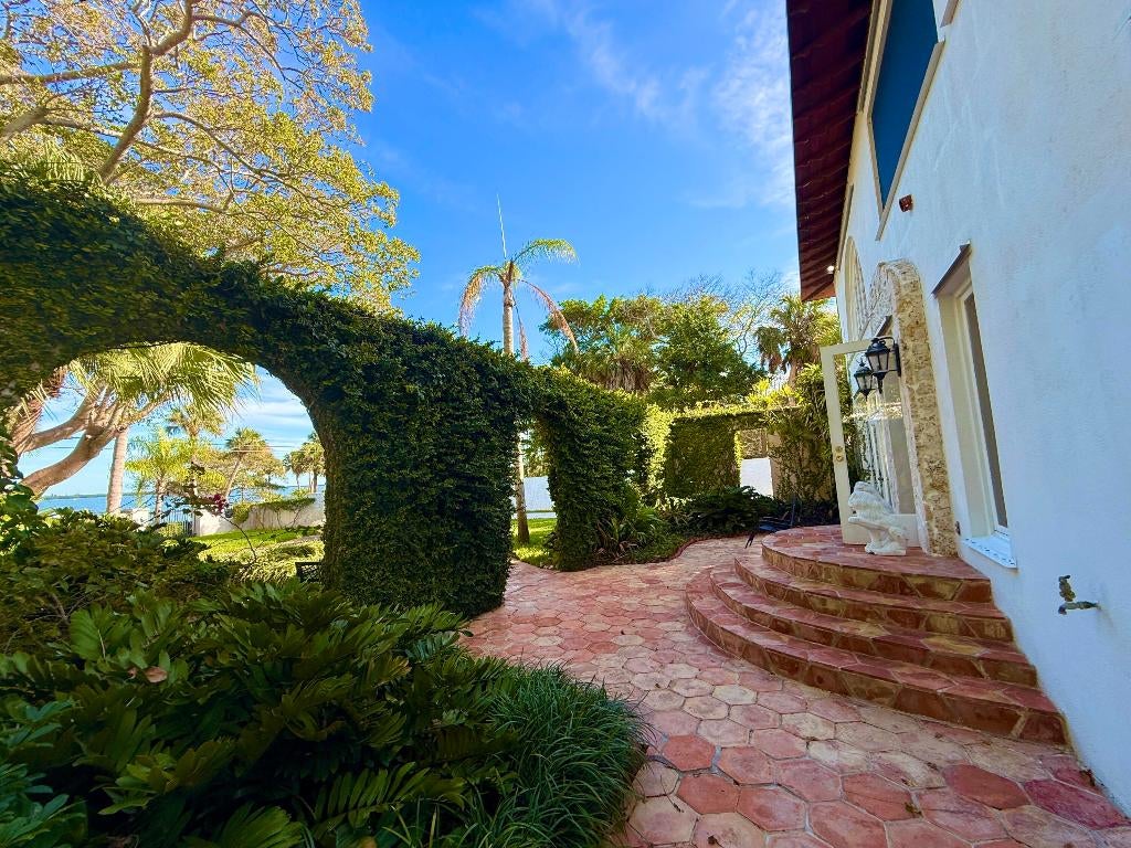 Fort Pierce, Florida, 34950, United States, 6 Bedrooms Bedrooms, ,6 BathroomsBathrooms,Residential,Active,2007665