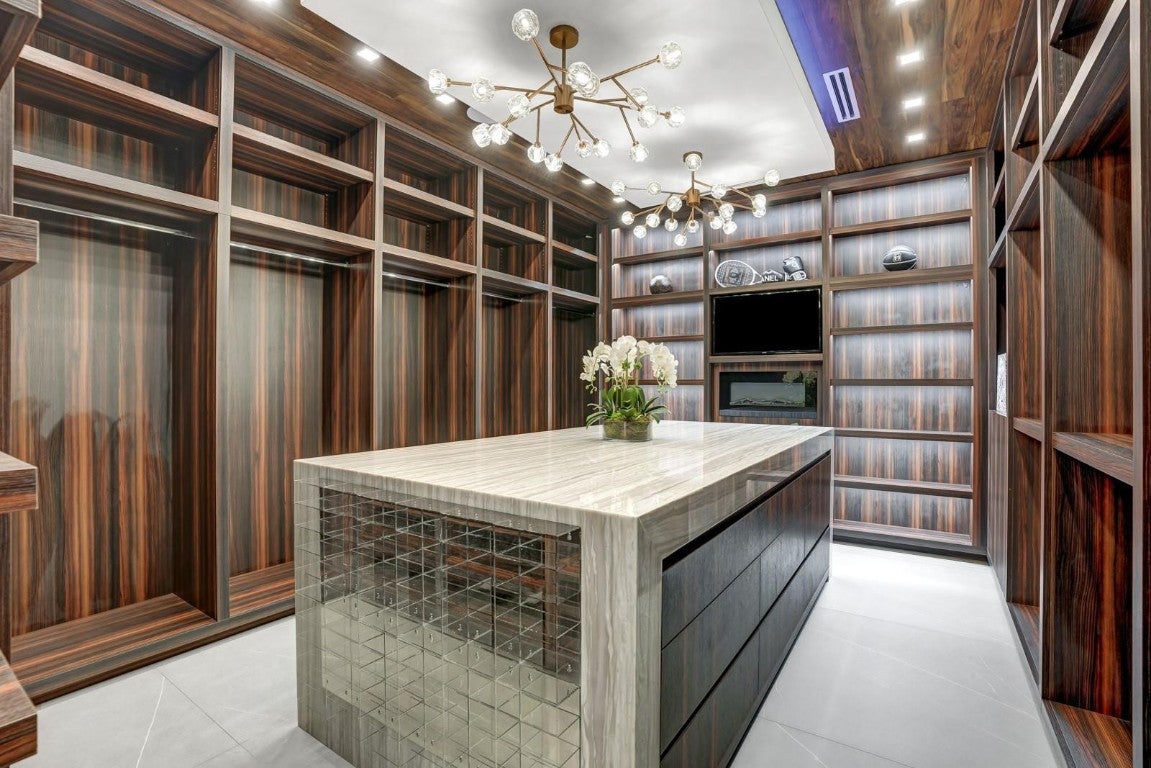 Fort Lauderdale, Florida, 33304, United States, 6 Bedrooms Bedrooms, ,9 BathroomsBathrooms,Residential,Active,2007970