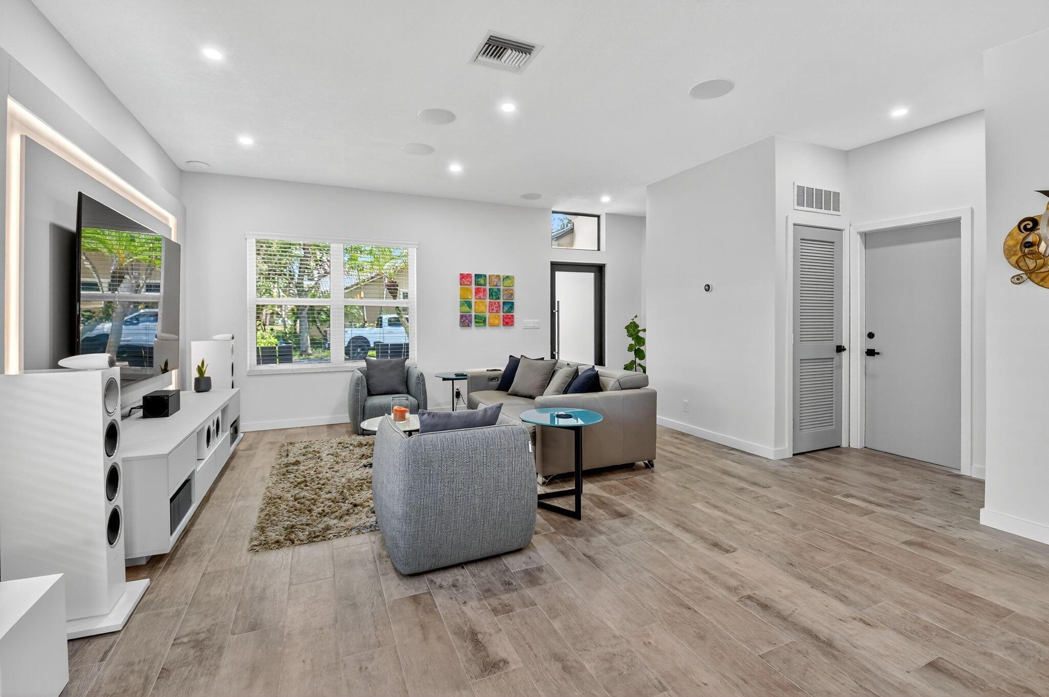 Delray Beach, Florida, 33444, United States, 3 Bedrooms Bedrooms, ,2 BathroomsBathrooms,Residential,Active,1973332