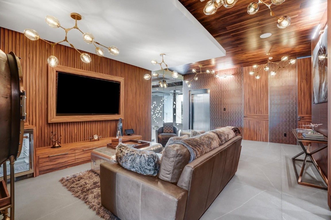 Fort Lauderdale, Florida, 33304, United States, 6 Bedrooms Bedrooms, ,9 BathroomsBathrooms,Residential,Active,2007970