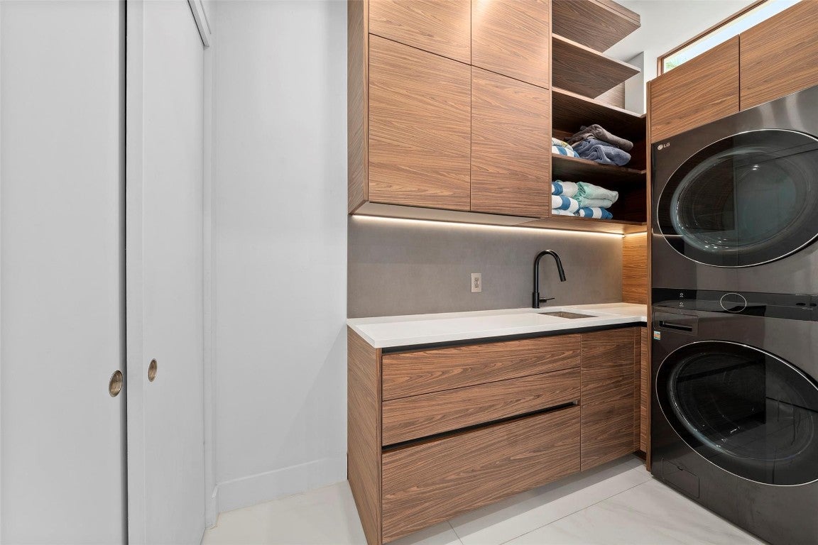 Lighthouse Point, Florida, 33064, United States, 5 Bedrooms Bedrooms, ,6 BathroomsBathrooms,Residential,Active,2006878