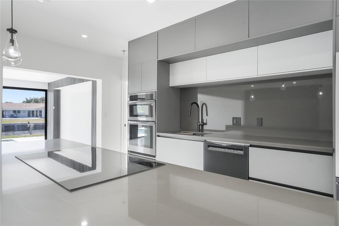 Fort Lauderdale, Florida, 33308, United States, 3 Bedrooms Bedrooms, ,3 BathroomsBathrooms,Residential,Contingent,2008742