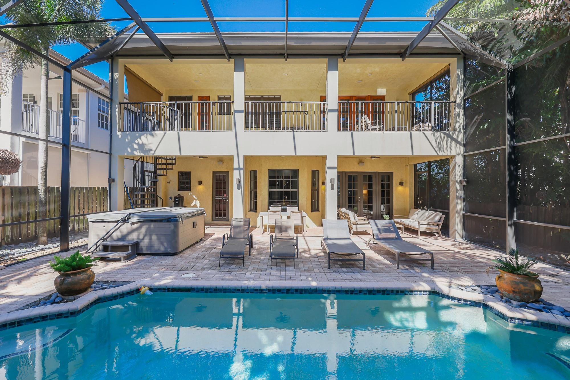 Wilton Manors, Florida, 33305, United States, 4 Bedrooms Bedrooms, ,4 BathroomsBathrooms,Residential,Active,2015475