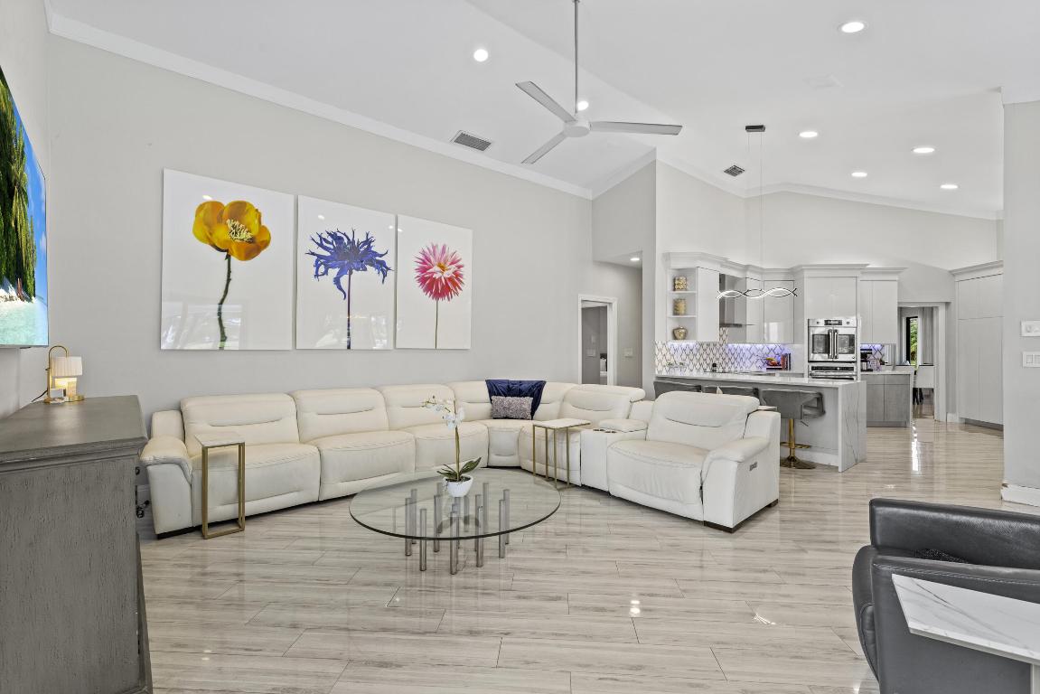 Boca Raton, Florida, 33498, United States, 3 Bedrooms Bedrooms, ,4 BathroomsBathrooms,Residential,Contingent,2007944