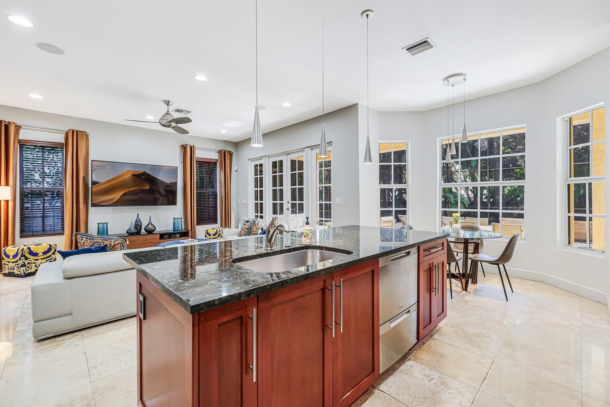 Wilton Manors, Florida, 33305, United States, 4 Bedrooms Bedrooms, ,4 BathroomsBathrooms,Residential,Active,2015475