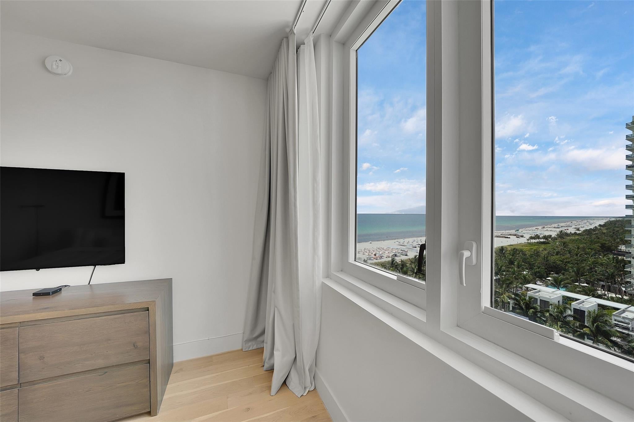 Miami Beach, Florida, 33139, United States, 2 Bedrooms Bedrooms, ,2 BathroomsBathrooms,Residential,Active,1973367