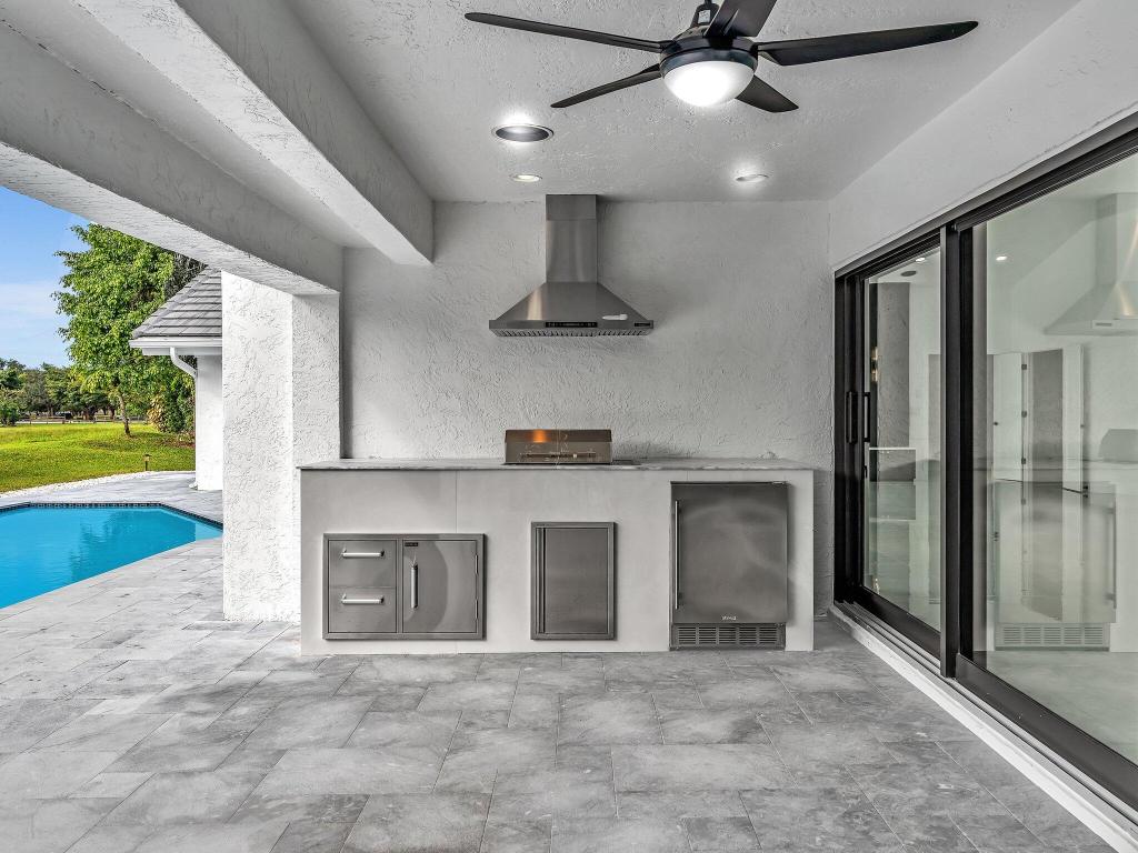 Boca Raton, Florida, 33433, United States, 5 Bedrooms Bedrooms, ,4 BathroomsBathrooms,Residential,Active,2009178