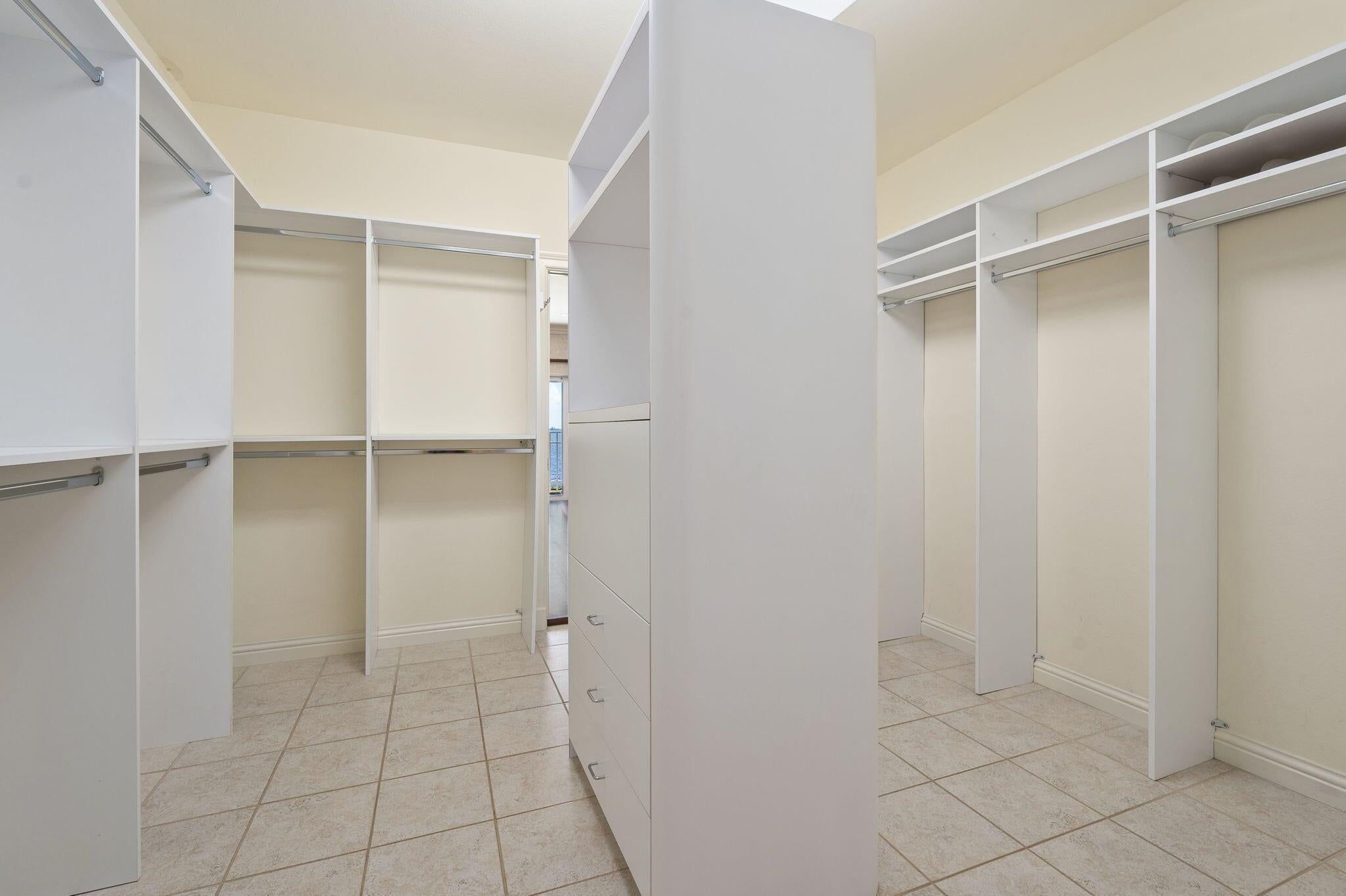 Sewalls Point, Florida, 34996, United States, 3 Bedrooms Bedrooms, ,4 BathroomsBathrooms,Residential,Active,1919064