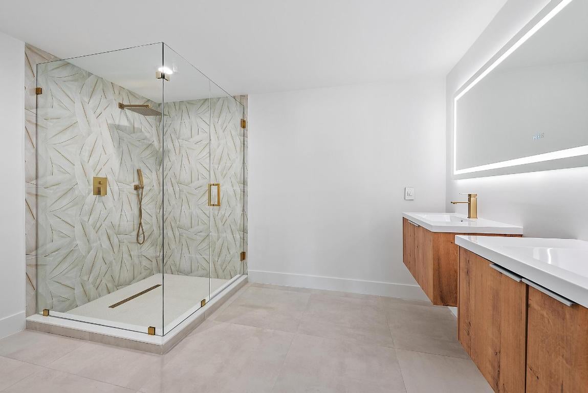 Tequesta, Florida, 33469, United States, 4 Bedrooms Bedrooms, ,5 BathroomsBathrooms,Residential,Active,2007914