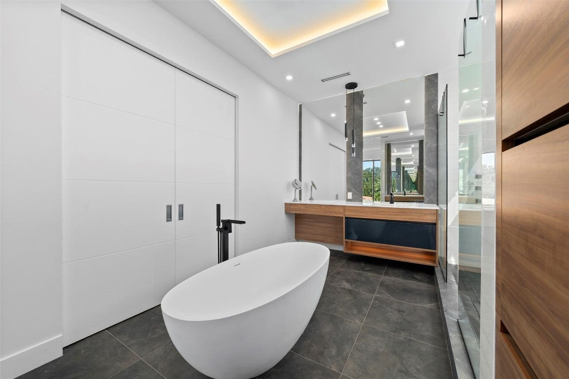 Lighthouse Point, Florida, 33064, United States, 5 Bedrooms Bedrooms, ,6 BathroomsBathrooms,Residential,Active,2006878