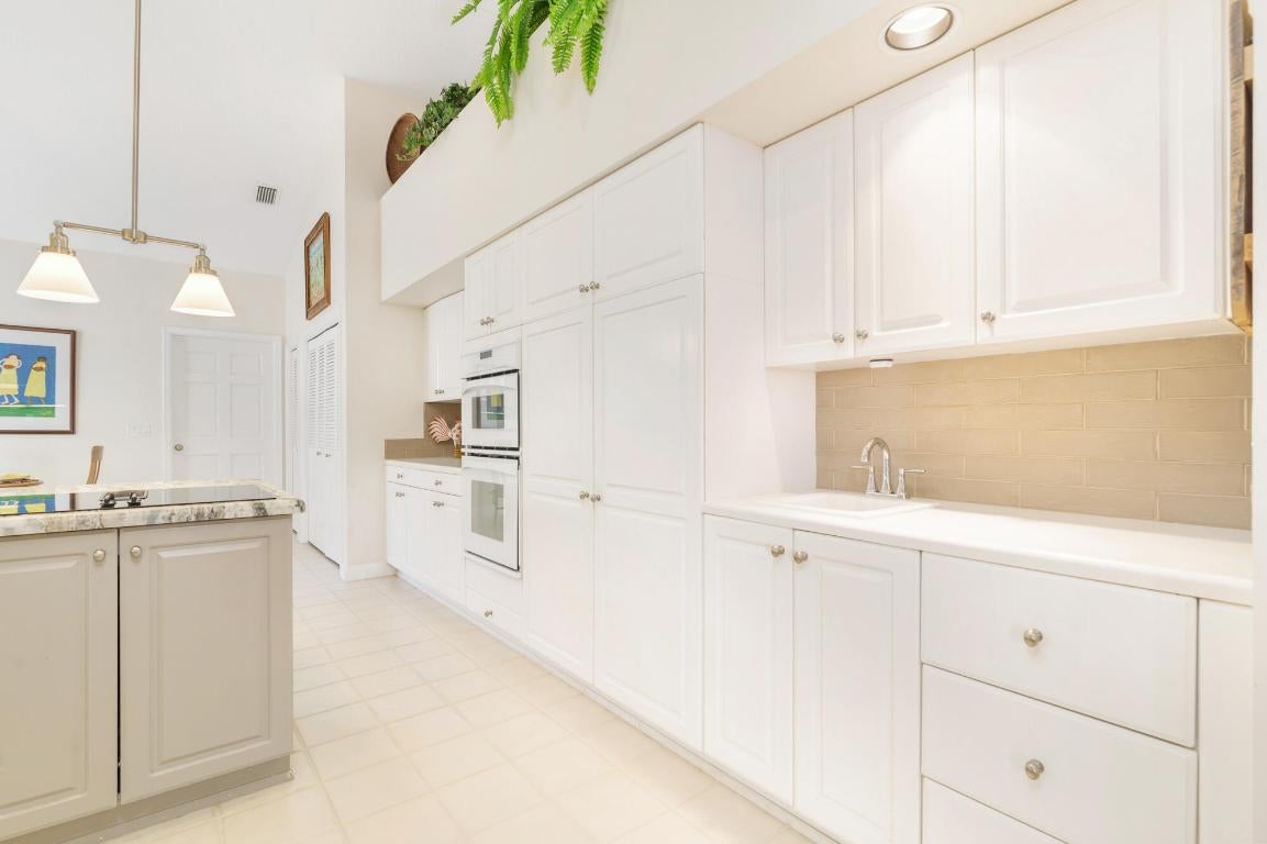 Jupiter, Florida, 33469, United States, 2 Bedrooms Bedrooms, ,3 BathroomsBathrooms,Residential,Active,2010211