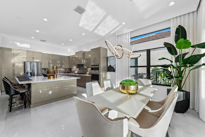 Boynton Beach, Florida, 33473, United States, 4 Bedrooms Bedrooms, ,4 BathroomsBathrooms,Residential,Pending,2008322