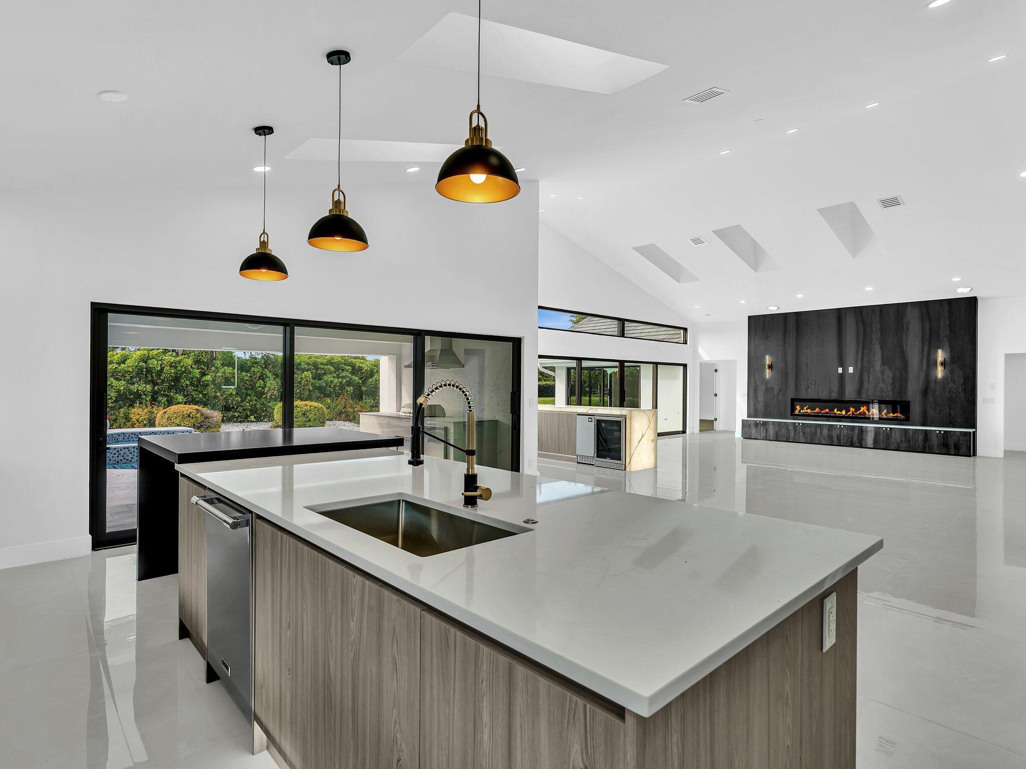 Boca Raton, Florida, 33433, United States, 5 Bedrooms Bedrooms, ,4 BathroomsBathrooms,Residential,Active,1967119