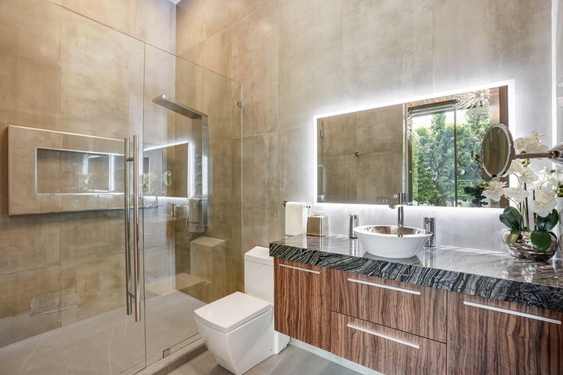 Fort Lauderdale, Florida, 33304, United States, 6 Bedrooms Bedrooms, ,9 BathroomsBathrooms,Residential,Active,2007970