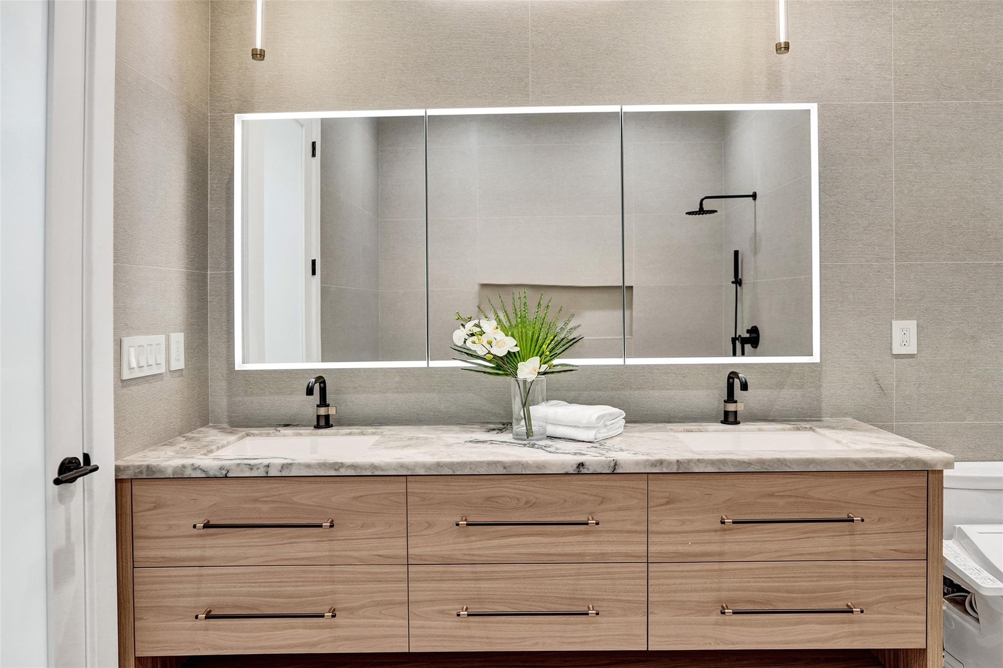 Lighthouse Point, Florida, 33064, United States, 4 Bedrooms Bedrooms, ,4 BathroomsBathrooms,Residential,Active,1919400