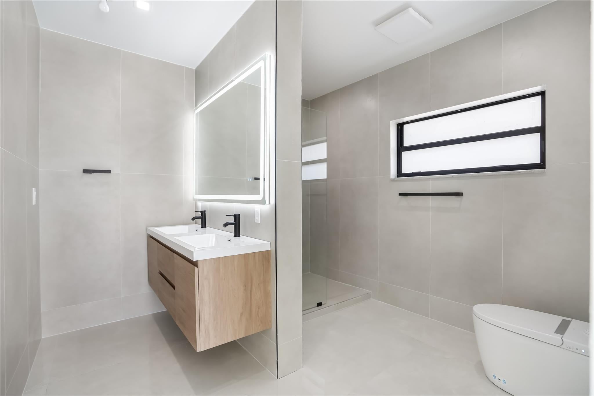 Fort Lauderdale, Florida, 33308, United States, 3 Bedrooms Bedrooms, ,3 BathroomsBathrooms,Residential,Active,1892444