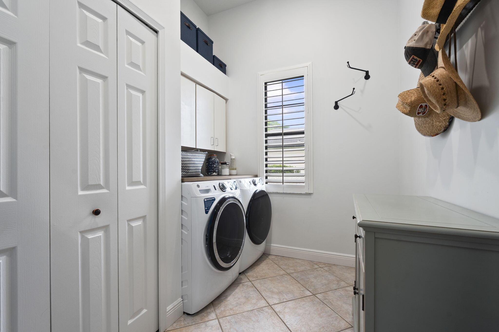 Jensen Beach, Florida, 34957, United States, 4 Bedrooms Bedrooms, ,5 BathroomsBathrooms,Residential,Active,1945060