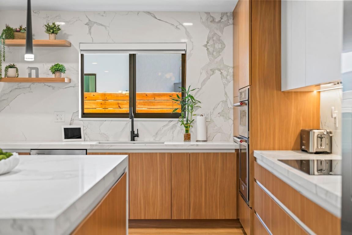 Miami, Florida, 33180, United States, 5 Bedrooms Bedrooms, ,4 BathroomsBathrooms,Residential,Active,2011434