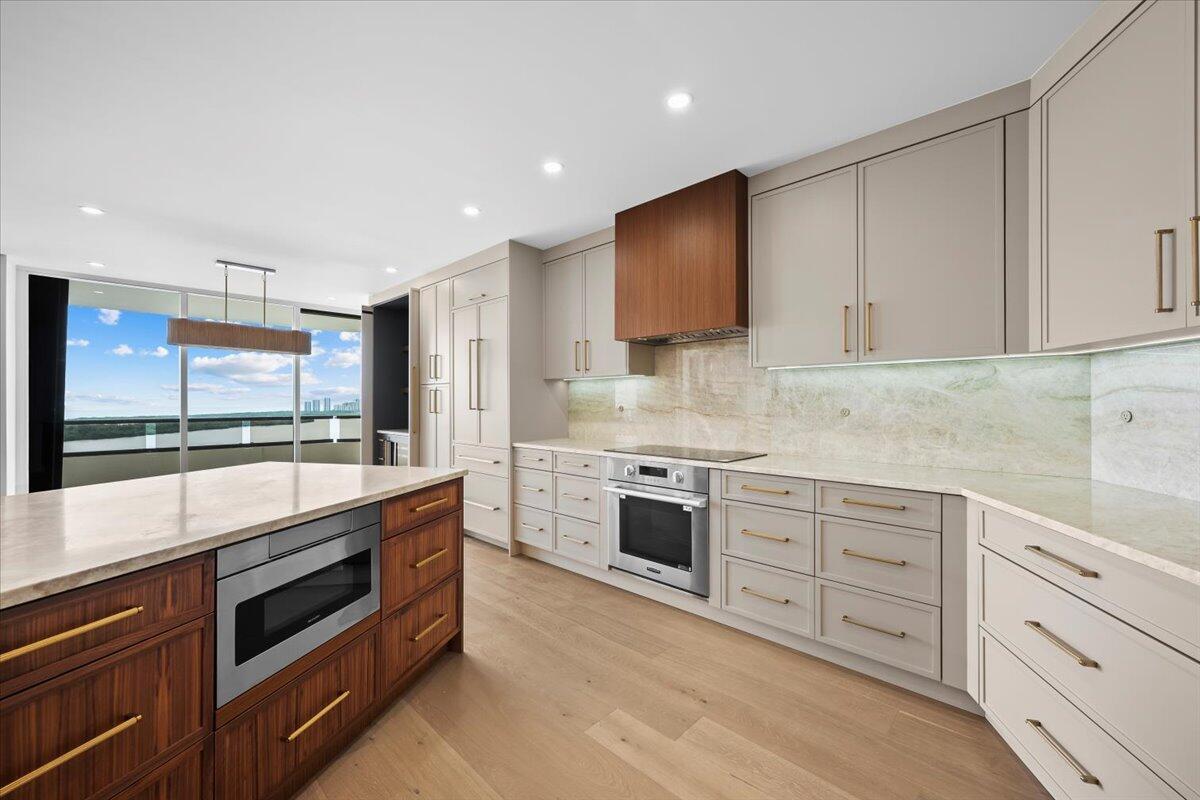 North Palm Beach, Florida, 33408, United States, 3 Bedrooms Bedrooms, ,3 BathroomsBathrooms,Residential,Active,1933736