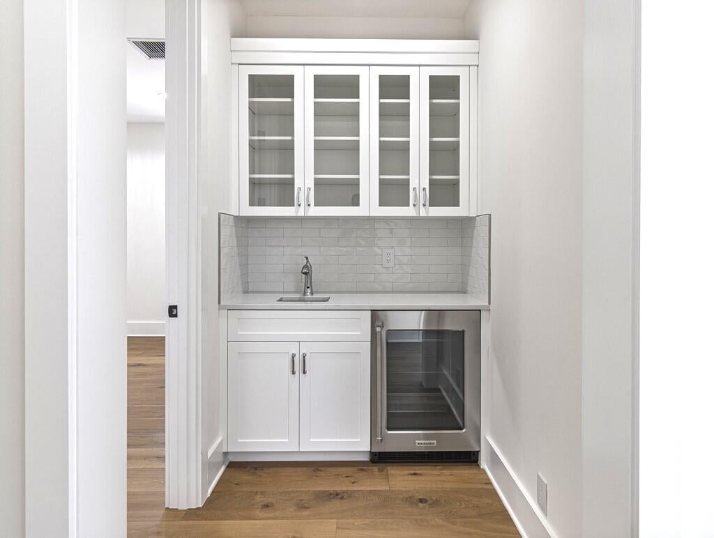 West Palm Beach, Florida, 33405, United States, 5 Bedrooms Bedrooms, ,5 BathroomsBathrooms,Residential,Active,1985853