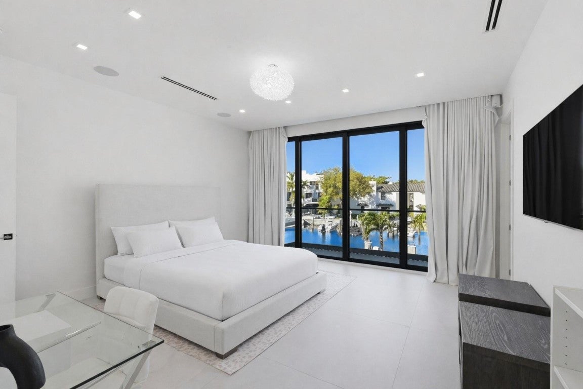 Fort Lauderdale, Florida, 33316, United States, 5 Bedrooms Bedrooms, ,5 BathroomsBathrooms,Residential,Active,2008271