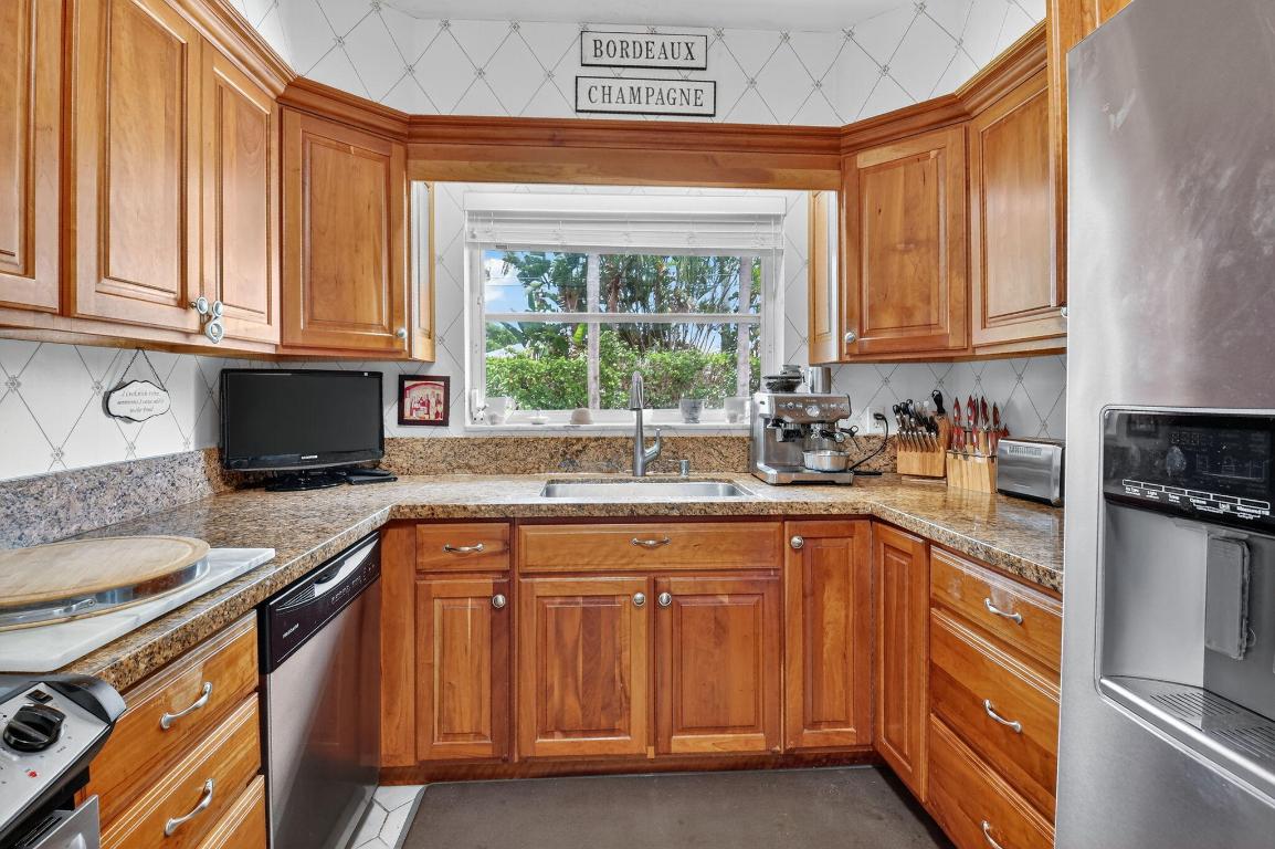 Delray Beach, Florida, 33444, United States, 4 Bedrooms Bedrooms, ,3 BathroomsBathrooms,Residential,Active,2008277