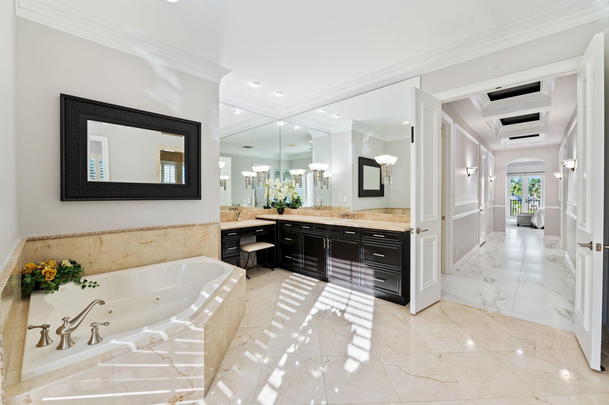 Fort Lauderdale, Florida, 33308, United States, 5 Bedrooms Bedrooms, ,8 BathroomsBathrooms,Residential,Active,1988436