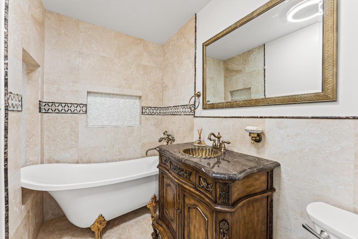 West Palm Beach, Florida, 33405, United States, 4 Bedrooms Bedrooms, ,5 BathroomsBathrooms,Residential,Active,2007629