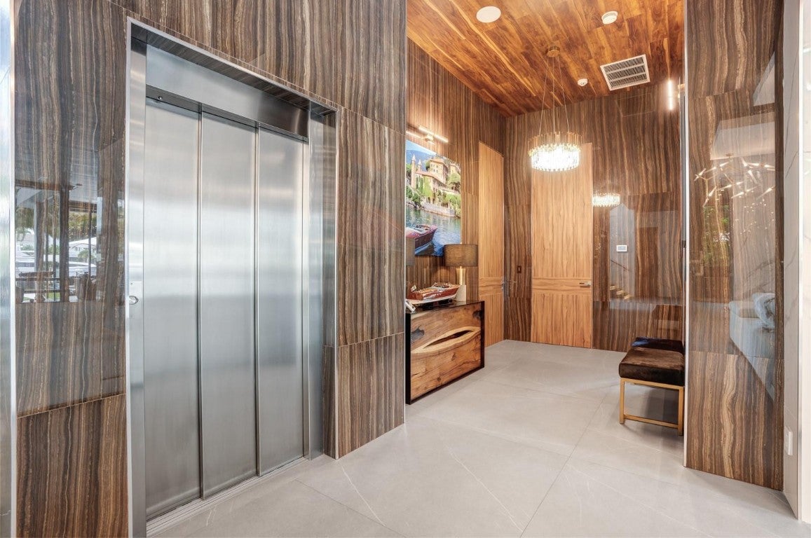 Fort Lauderdale, Florida, 33304, United States, 6 Bedrooms Bedrooms, ,9 BathroomsBathrooms,Residential,Active,2007970