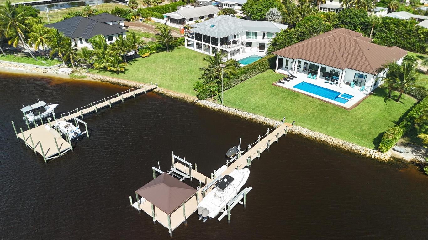 Jensen Beach, Florida, 34957, United States, 4 Bedrooms Bedrooms, ,5 BathroomsBathrooms,Residential,Active,2008001