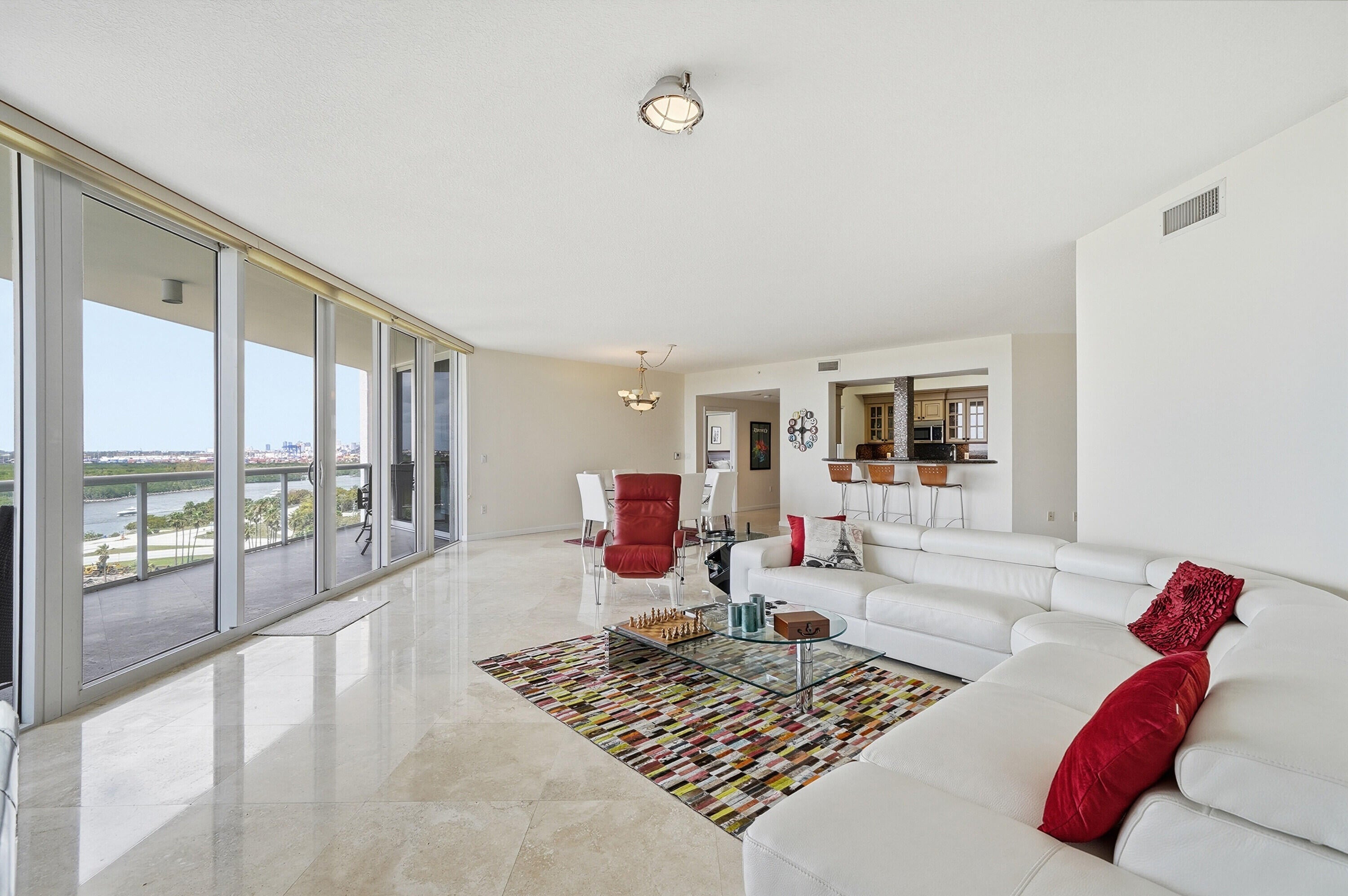 Hollywood, Florida, 33019, United States, 2 Bedrooms Bedrooms, ,3 BathroomsBathrooms,Residential,Active,2028550
