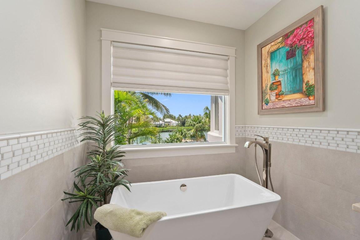 Stuart, Florida, 34996, United States, 4 Bedrooms Bedrooms, ,5 BathroomsBathrooms,Residential,Active,2007968