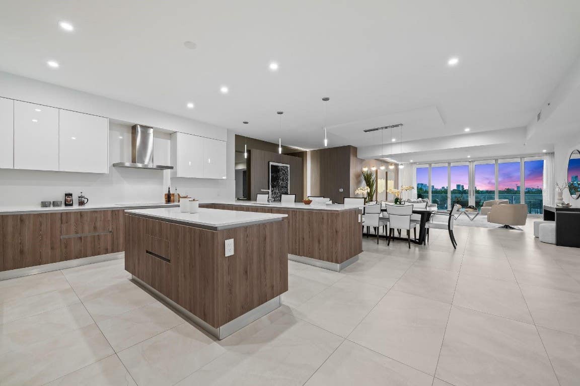 321 N BIRCH RD Unit 502  