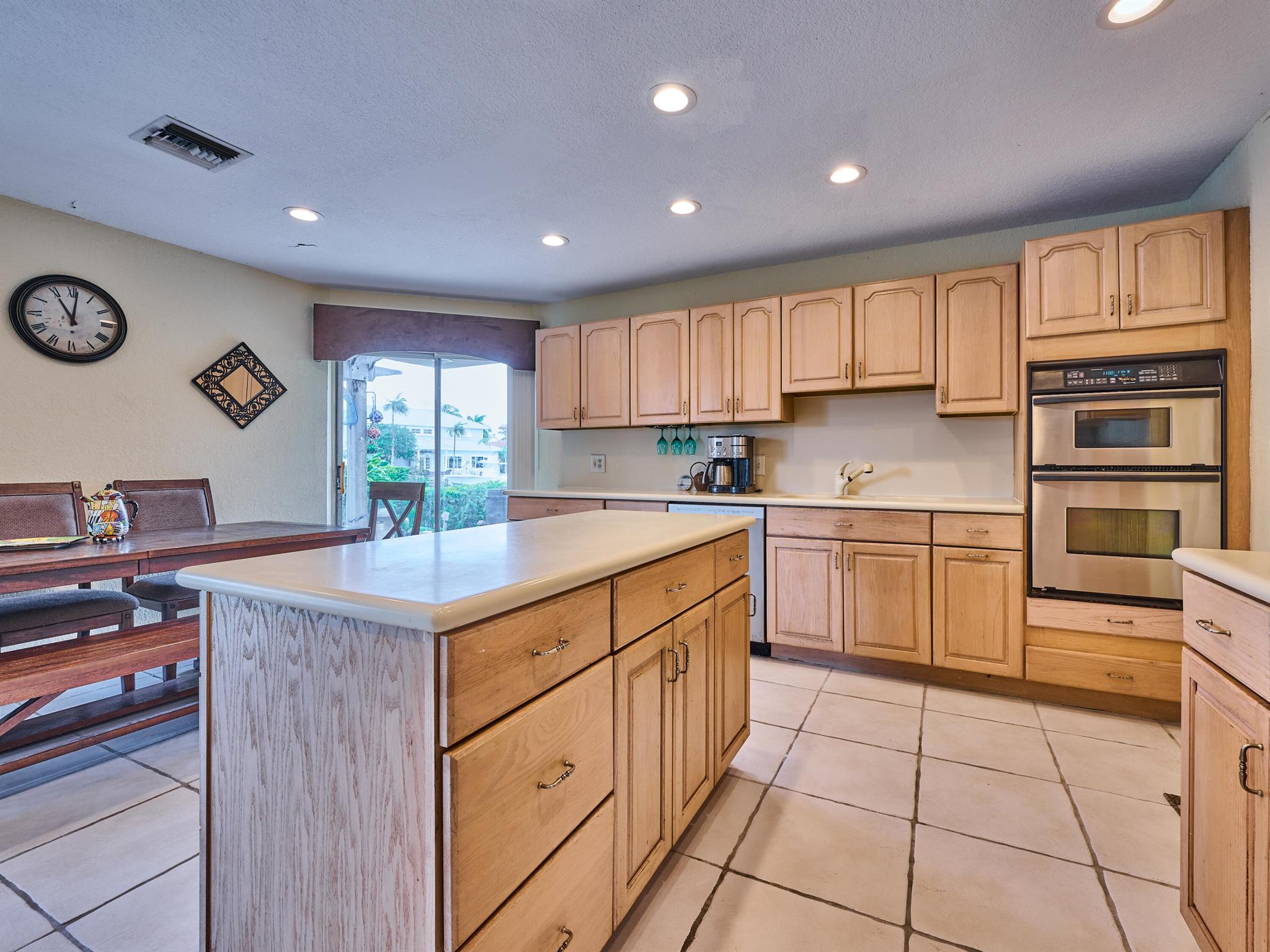 Lighthouse Point, Florida, 33064, United States, 4 Bedrooms Bedrooms, ,3 BathroomsBathrooms,Residential,Active,1900500