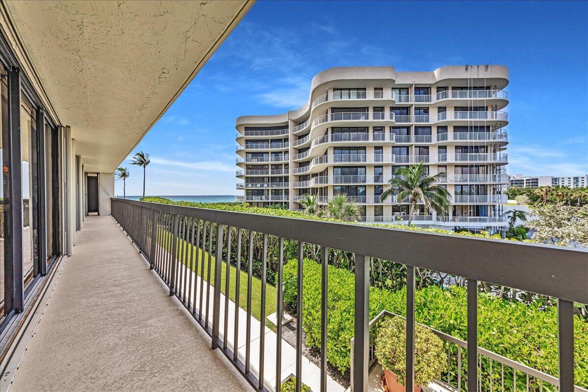 Palm Beach, Florida, 33480, United States, 3 Bedrooms Bedrooms, ,3 BathroomsBathrooms,Residential,Active,1954435